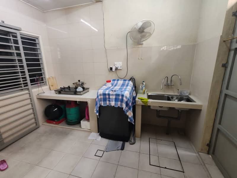Rumah Teres 2 Tingkat untuk Dijual di Semenyih (Selangor) - Eric Yap - Kitchen - PropertyGuru.com.my