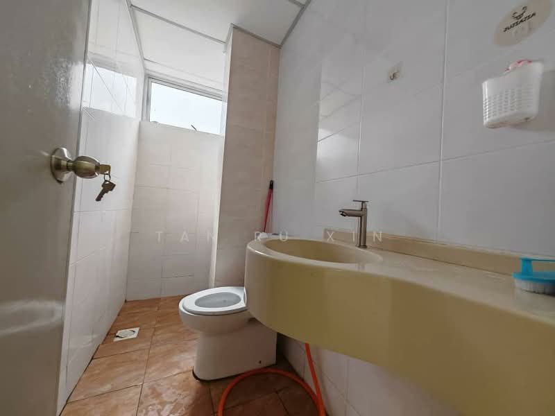 Kondominium untuk Disewa di Platinum Lake PV 15 - Tan Ru Xin - Bathroom - PropertyGuru.com.my