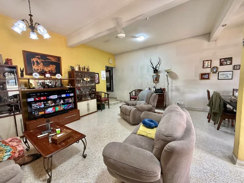 2-storey Terraced House for Sale in Taman Seputeh (Seputeh) - Azli Ibrahim - Living Room - PropertyGuru.com.my