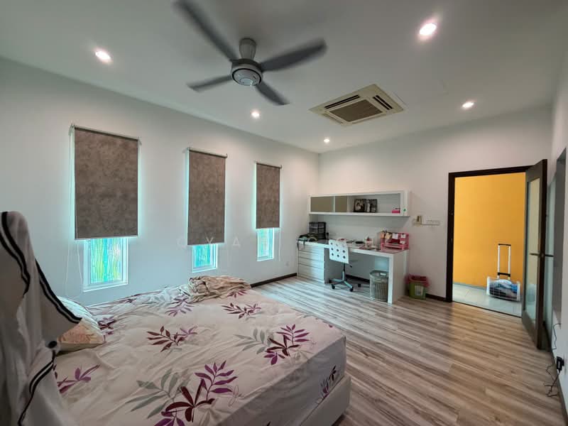Bungalow for Rent in Minden Heights (Gelugor) - Qyan Goh - Bedroom - PropertyGuru.com.my