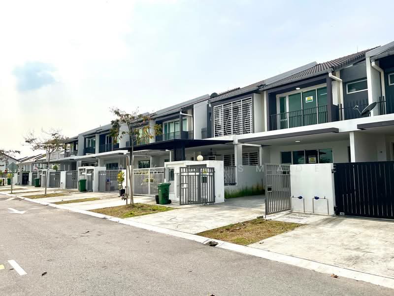 2-storey Terraced House for Rent in Semenyih (Selangor) - Zulhaikal Asmadee - Exterior - PropertyGuru.com.my