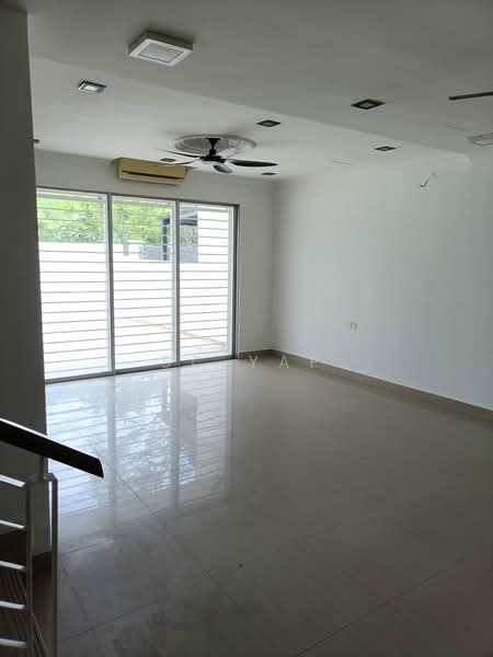 Rumah Bandar untuk Dijual di Batu Caves (Selangor) - SC Yap - Living Room - PropertyGuru.com.my