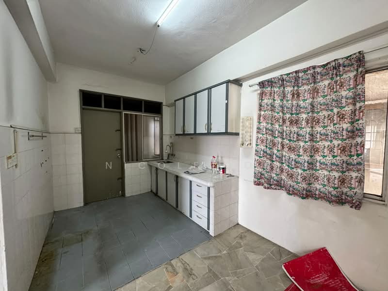 Condominium for Sale at Pandan Heights Condominium - Nicole Goh - Kitchen - PropertyGuru.com.my