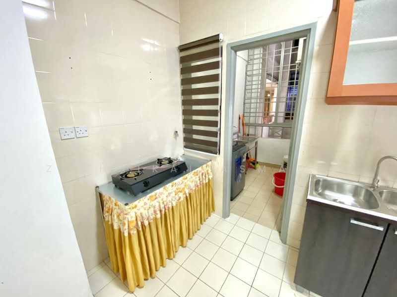 Condominium for Rent at Sri Putramas - Zulhaikal Asmadee - Kitchen - PropertyGuru.com.my