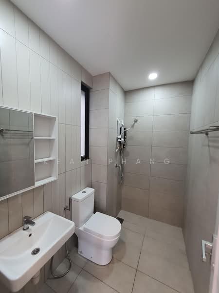 Service Residence for Sale at Kenwingston Avenue - Kean Phang - Bathroom - PropertyGuru.com.my