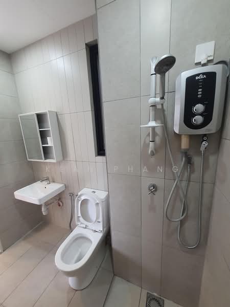 Service Residence for Sale at Kenwingston Avenue - Kean Phang - Bathroom - PropertyGuru.com.my