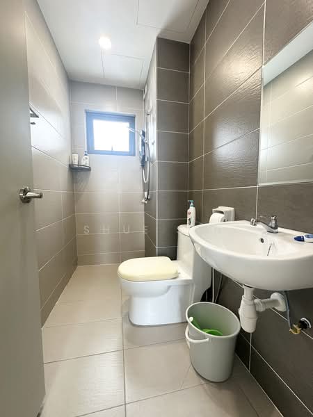 Kondominium untuk Disewa di Skyvilla @ D'Island - Shue Sen - Bathroom - PropertyGuru.com.my