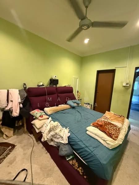 1-storey Terraced House for Sale in Taman Bukit Kepayang (Bukit Kepayang) - Madam Lolaliza - Bedroom - PropertyGuru.com.my
