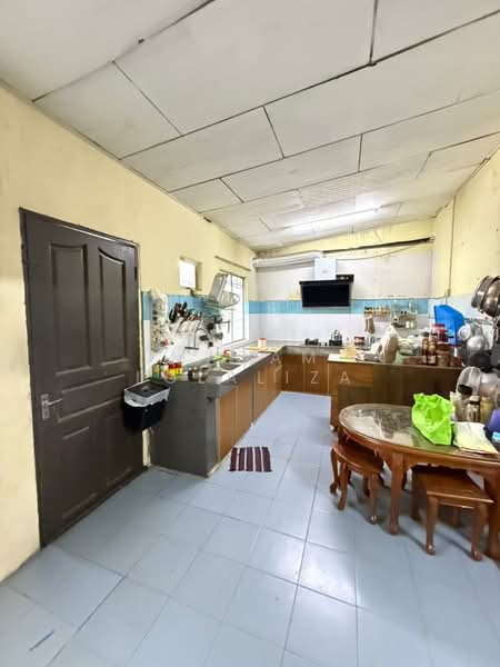 1-storey Terraced House for Sale in Taman Bukit Kepayang (Bukit Kepayang) - Madam Lolaliza - Kitchen - PropertyGuru.com.my
