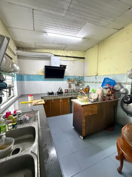 1-storey Terraced House for Sale in Taman Bukit Kepayang (Bukit Kepayang) - Madam Lolaliza - Kitchen - PropertyGuru.com.my
