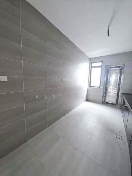 2-storey Terraced House for Sale in Bandar Seri Alam (Masai) - Karl Lim - Kitchen - PropertyGuru.com.my