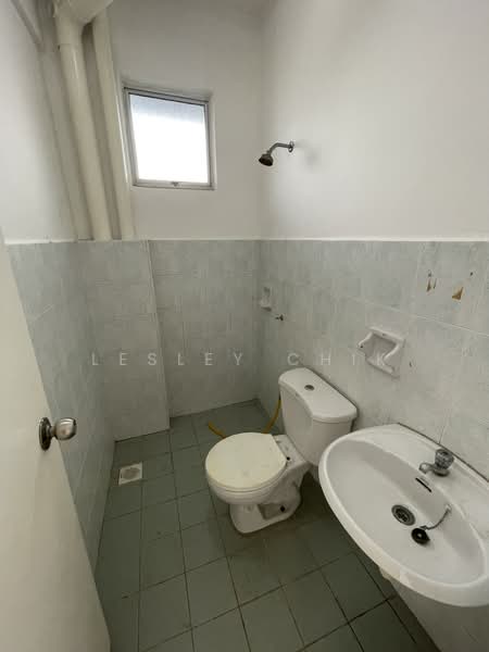 Pangsapuri untuk Dijual di Vista Harmoni - Lesley Chik - Bathroom - PropertyGuru.com.my