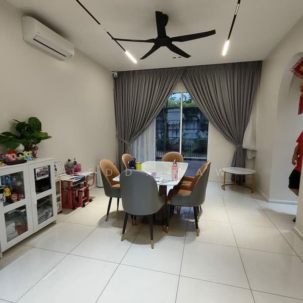 Rumah Teres untuk Dijual di Tamansari (Rawang) - Teddy Saw - Dining Room - PropertyGuru.com.my