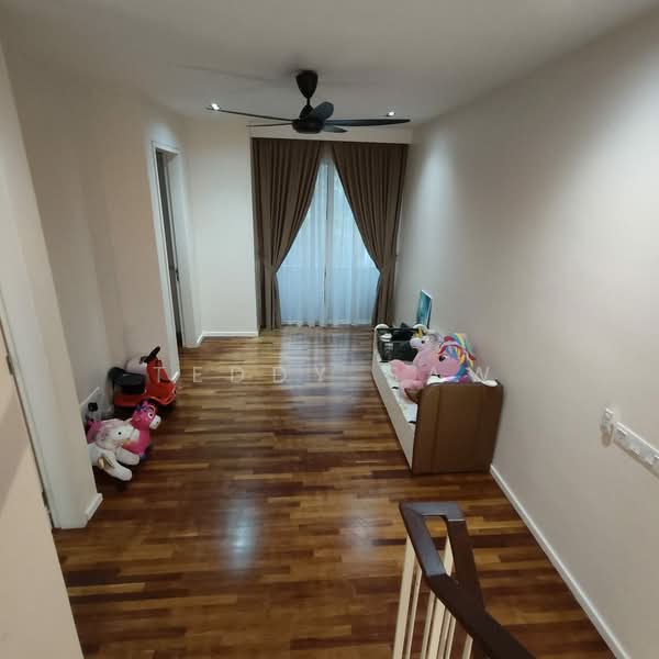 Rumah Teres untuk Dijual di Tamansari (Rawang) - Teddy Saw - Corridor - PropertyGuru.com.my