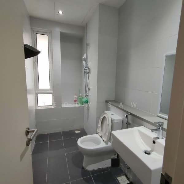 Rumah Teres untuk Dijual di Tamansari (Rawang) - Teddy Saw - Bathroom - PropertyGuru.com.my