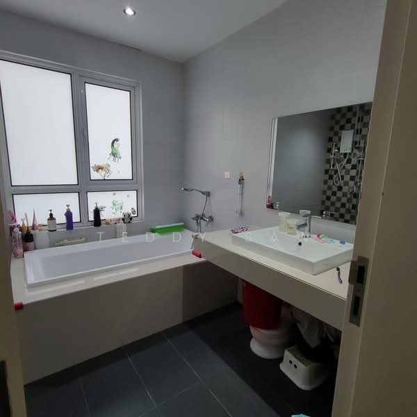 Rumah Teres untuk Dijual di Tamansari (Rawang) - Teddy Saw - Bathroom - PropertyGuru.com.my