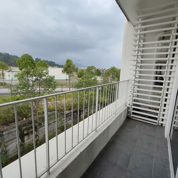 Rumah Teres untuk Dijual di Tamansari (Rawang) - Teddy Saw - Balcony - PropertyGuru.com.my