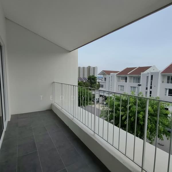 Rumah Teres untuk Dijual di Tamansari (Rawang) - Teddy Saw - Balcony - PropertyGuru.com.my