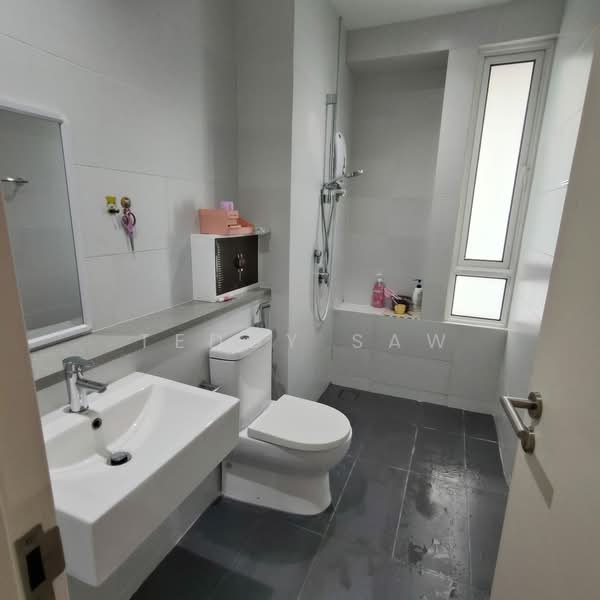 Rumah Teres untuk Dijual di Tamansari (Rawang) - Teddy Saw - Bathroom - PropertyGuru.com.my
