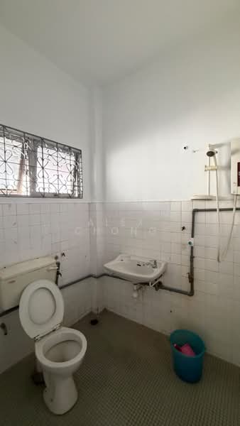 2-storey Terraced House for Sale in SS2 (Petaling Jaya) - Alex Chong - Bathroom - PropertyGuru.com.my