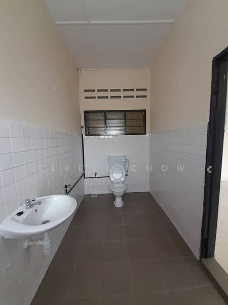 2-storey Terraced House for Rent in Seksyen 17 (Petaling Jaya) - Teresa Chow - Bathroom - PropertyGuru.com.my