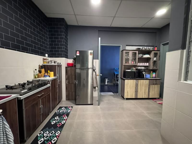 Kondominium untuk Dijual di D'suria Condominium - Kweenie Chong - Kitchen - PropertyGuru.com.my