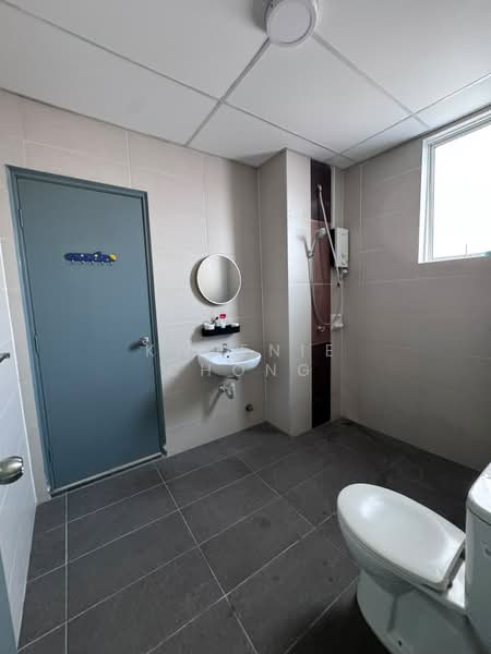 Kondominium untuk Dijual di D'suria Condominium - Kweenie Chong - Bathroom - PropertyGuru.com.my