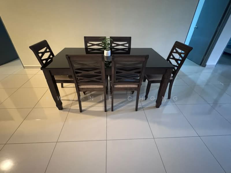 Kondominium untuk Dijual di D'suria Condominium - Kweenie Chong - Dining Room - PropertyGuru.com.my