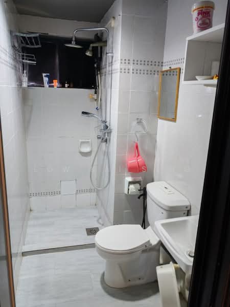 Condominium for Rent at Fraser Towers - Low Kai Seng - Bathroom - PropertyGuru.com.my