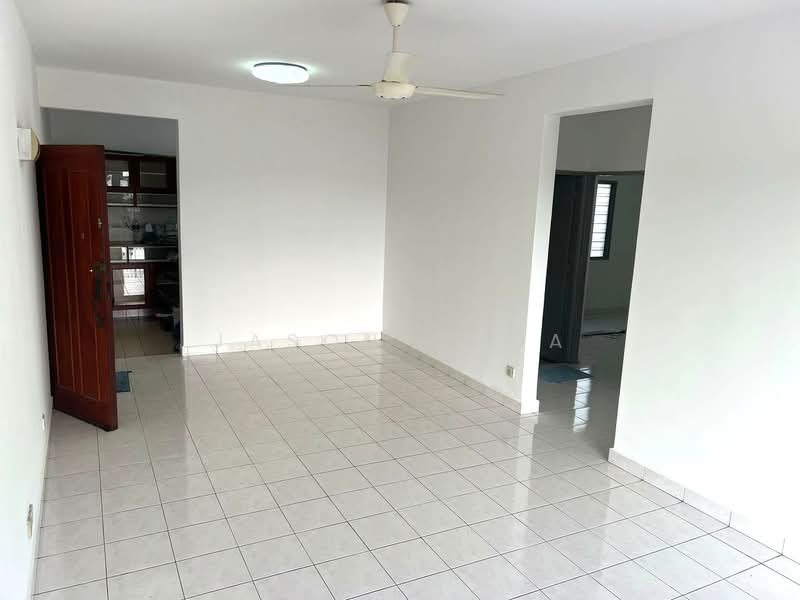 Kondominium untuk Dijual di Selesa Puteri Condominium - Jason Chua - Living Room - PropertyGuru.com.my
