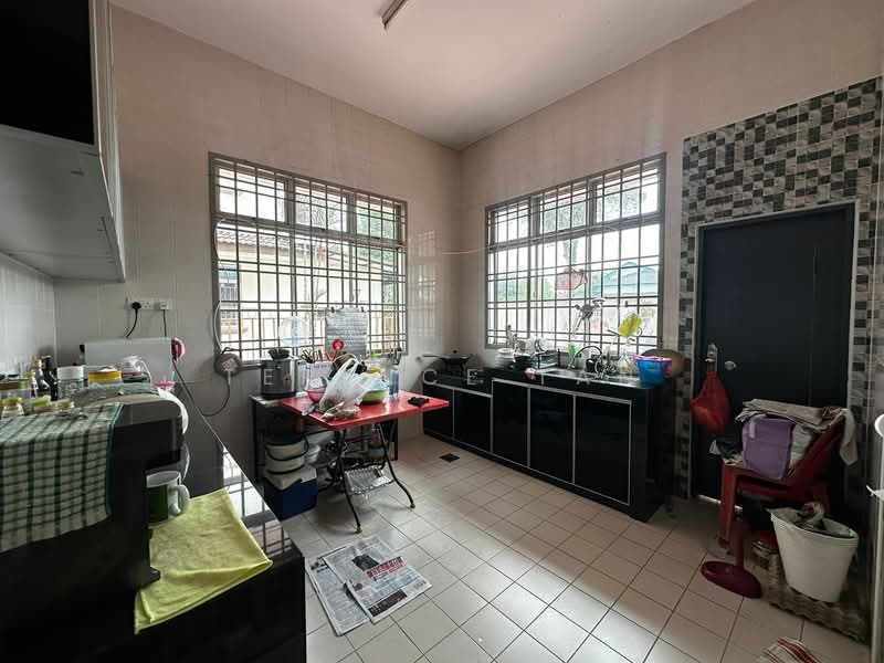 Semi-Detached House for Sale in Taman Bukit Jaya (Ulu Tiram) - Terence Tan - Kitchen - PropertyGuru.com.my