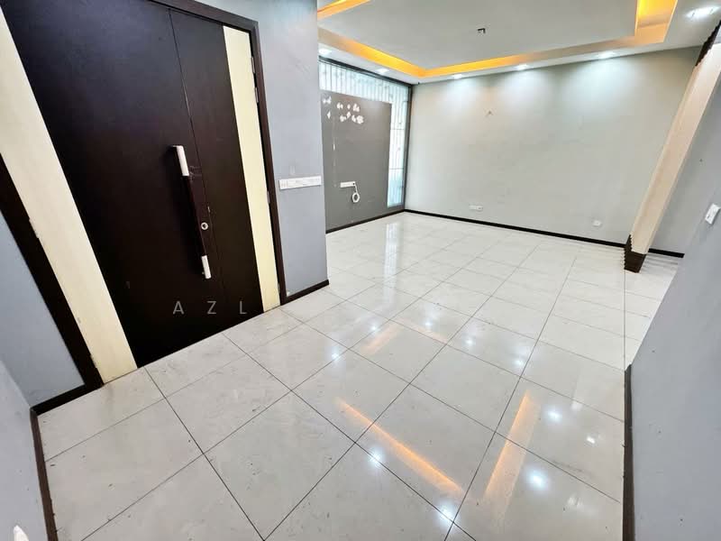 Rumah Berkembar untuk Dijual di Taman Tropika 2 (Kajang) - Azli Ibrahim - Entrance - PropertyGuru.com.my