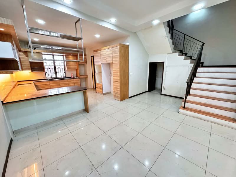 Rumah Berkembar untuk Dijual di Taman Tropika 2 (Kajang) - Azli Ibrahim - Kitchen - PropertyGuru.com.my