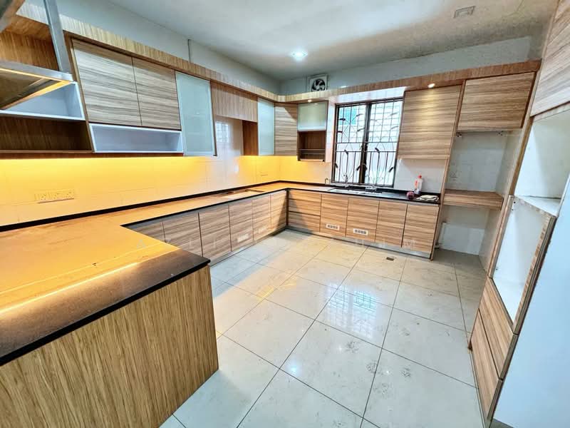 Rumah Berkembar untuk Dijual di Taman Tropika 2 (Kajang) - Azli Ibrahim - Kitchen - PropertyGuru.com.my
