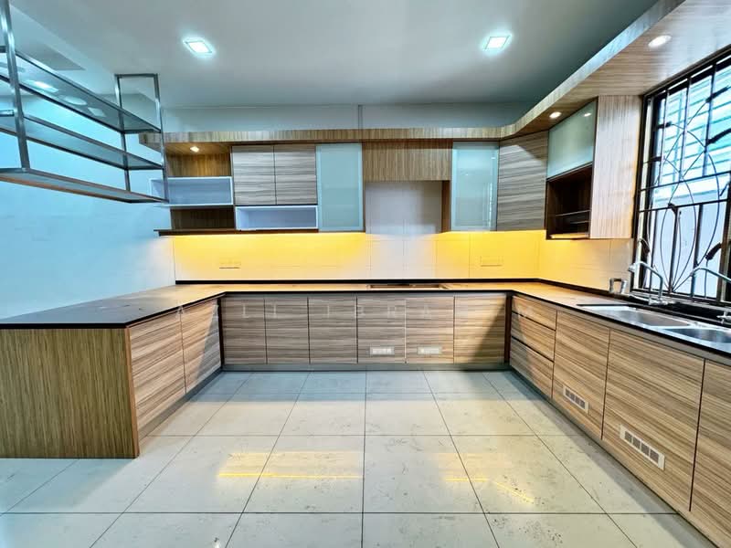 Rumah Berkembar untuk Dijual di Taman Tropika 2 (Kajang) - Azli Ibrahim - Kitchen - PropertyGuru.com.my