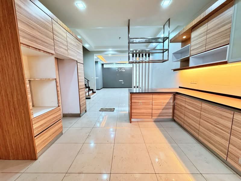 Rumah Berkembar untuk Dijual di Taman Tropika 2 (Kajang) - Azli Ibrahim - Kitchen - PropertyGuru.com.my
