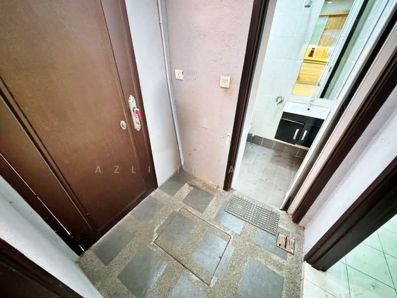 Rumah Berkembar untuk Dijual di Taman Tropika 2 (Kajang) - Azli Ibrahim - Entrance - PropertyGuru.com.my