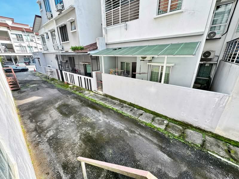 Rumah Berkembar untuk Dijual di Taman Tropika 2 (Kajang) - Azli Ibrahim - Exterior - PropertyGuru.com.my