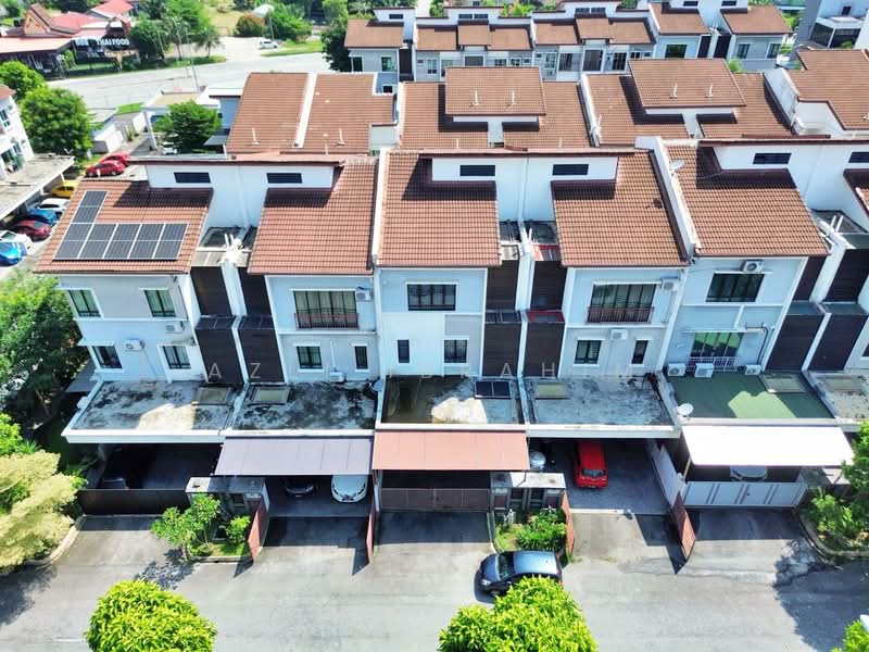 Rumah Berkembar untuk Dijual di Taman Tropika 2 (Kajang) - Azli Ibrahim - Exterior - PropertyGuru.com.my