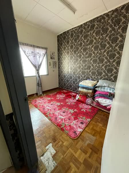 2-storey Terraced House for Sale in Taman Puncak Jalil (Seri Kembangan) - Jamie Yong - Bedroom - PropertyGuru.com.my