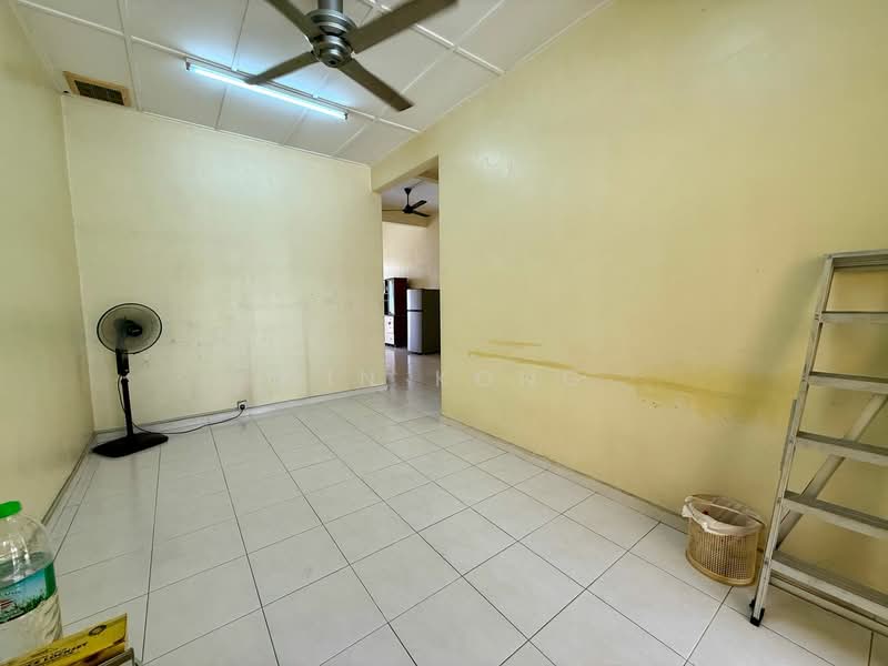 Rumah Teres 1 Tingkat untuk Disewa di Taman Setia Indah (Tebrau) - Min Kong - Living Room - PropertyGuru.com.my