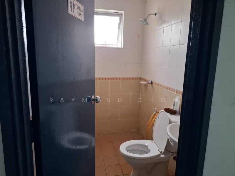 Kondominium untuk Disewa di Pelangi Mall - Raymond Chow - Bathroom - PropertyGuru.com.my