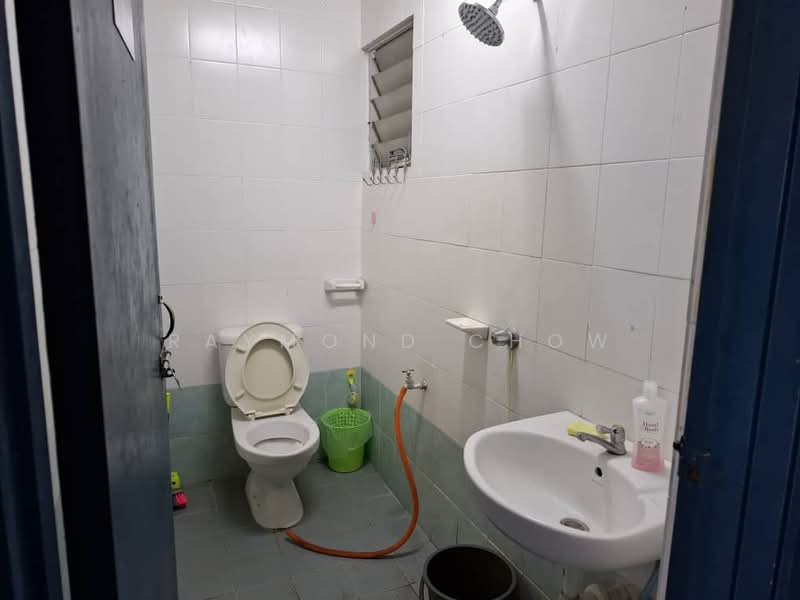 Kondominium untuk Disewa di Pelangi Mall - Raymond Chow - Bathroom - PropertyGuru.com.my