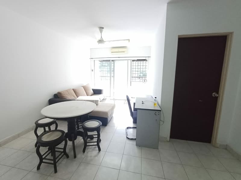 Pangsapuri untuk Dijual di Flora Damansara Apartment - HL Tang - Living Room - PropertyGuru.com.my