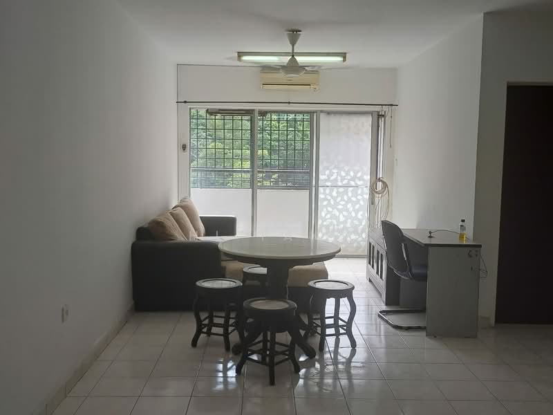 Pangsapuri untuk Dijual di Flora Damansara Apartment - HL Tang - Living Room - PropertyGuru.com.my