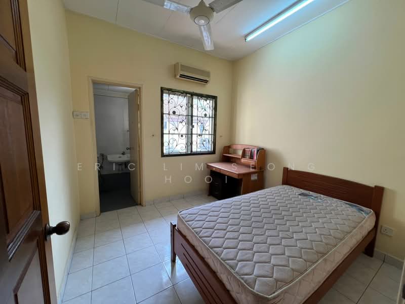 2-storey Terraced House for Sale in Bandar Botanic (Klang) - Eric Lim Seong Hooi - Bedroom - PropertyGuru.com.my