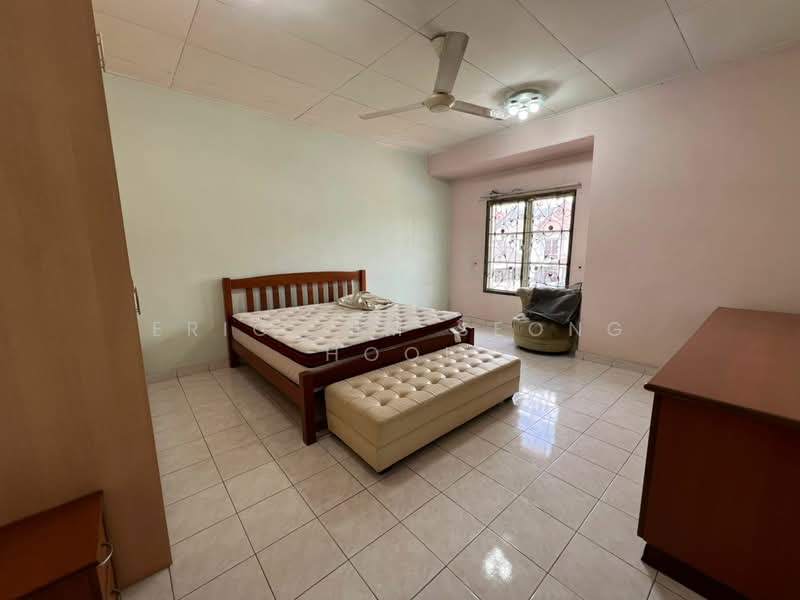 2-storey Terraced House for Sale in Bandar Botanic (Klang) - Eric Lim Seong Hooi - Bedroom - PropertyGuru.com.my