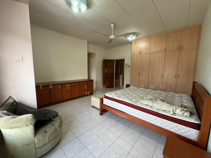 2-storey Terraced House for Sale in Bandar Botanic (Klang) - Eric Lim Seong Hooi - Bedroom - PropertyGuru.com.my