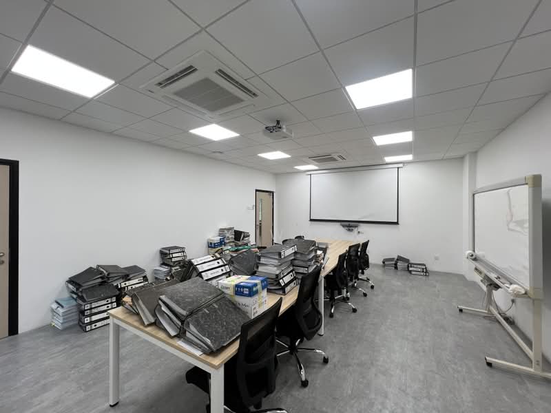 Shop / Office for Rent in Jelutong (Penang) - Max Wong - Conference Room - PropertyGuru.com.my