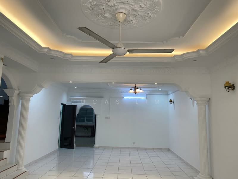 Rumah Teres 2 Tingkat untuk Dijual di Bukit Rahman Putra (Sungai Buloh) - Lucas Lim - Living Room - PropertyGuru.com.my